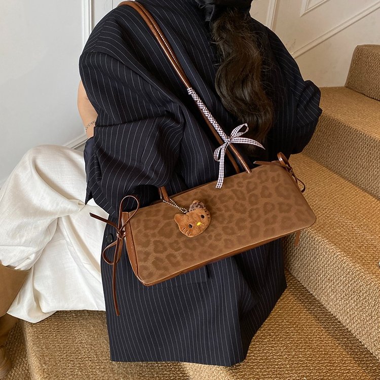 Women's One Shoulder Bag with Magnetic Closure Summer 2026 - Image 3