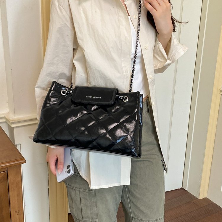 PU Quilted Tote Bag for Daily Use Single Shoulder 2026 Fall - Image 2