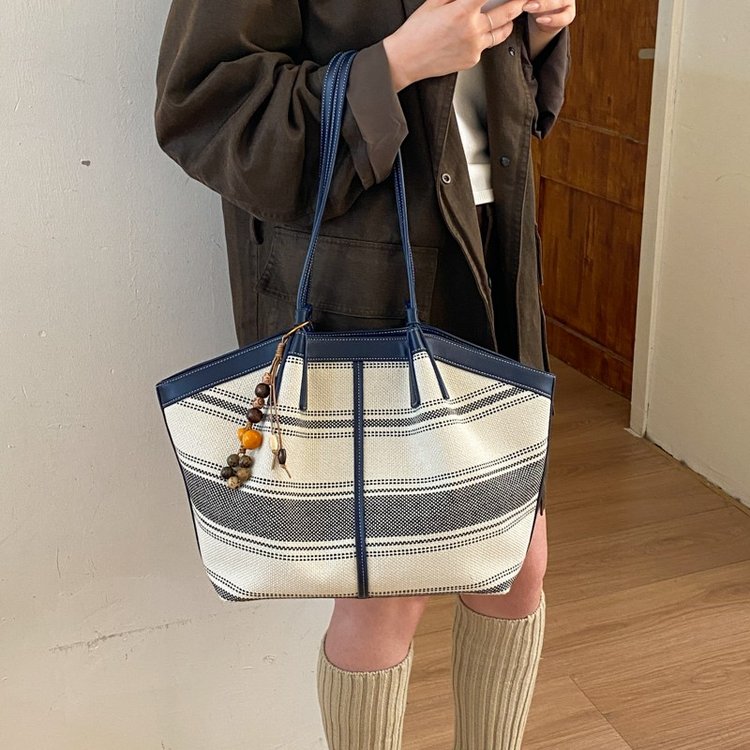 Canvas and PU Plaid Tote Bag for Daily Use Fall 2026 One Size - Image 3